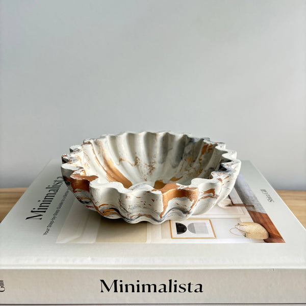 Elegant Scallop Concrete Bowl – Modern Home Décor